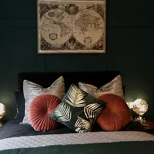 Boutique 5 Bed On Birdwell Road - Free Parking Guest house Sheffield