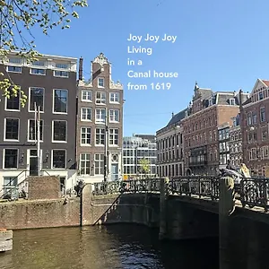Two Bedroom In Historic Canalhouse From 1618 - Centre Bed & Breakfast Amsterdam