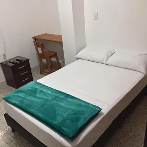 Habitación en casa particular Roomies House By Rincon, Medellín