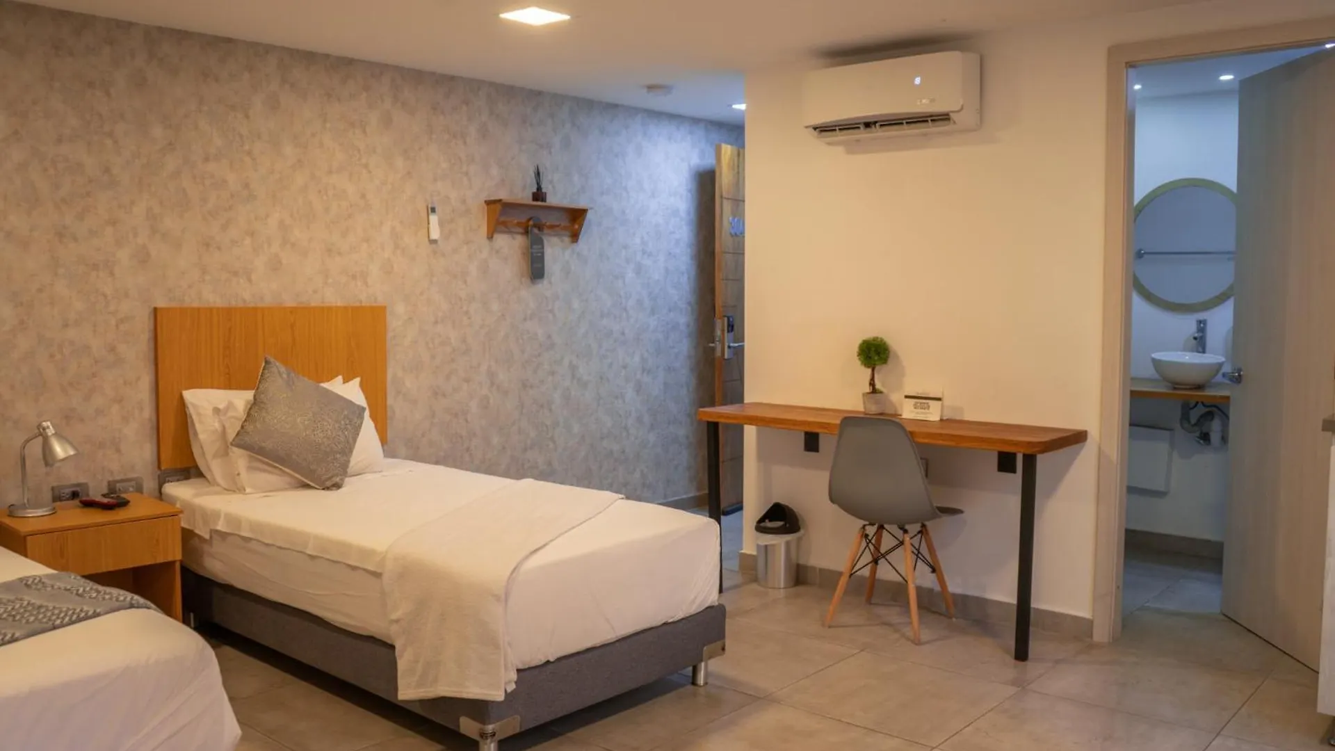 Hotel Bambu Milla De Oro Medellín Colombia