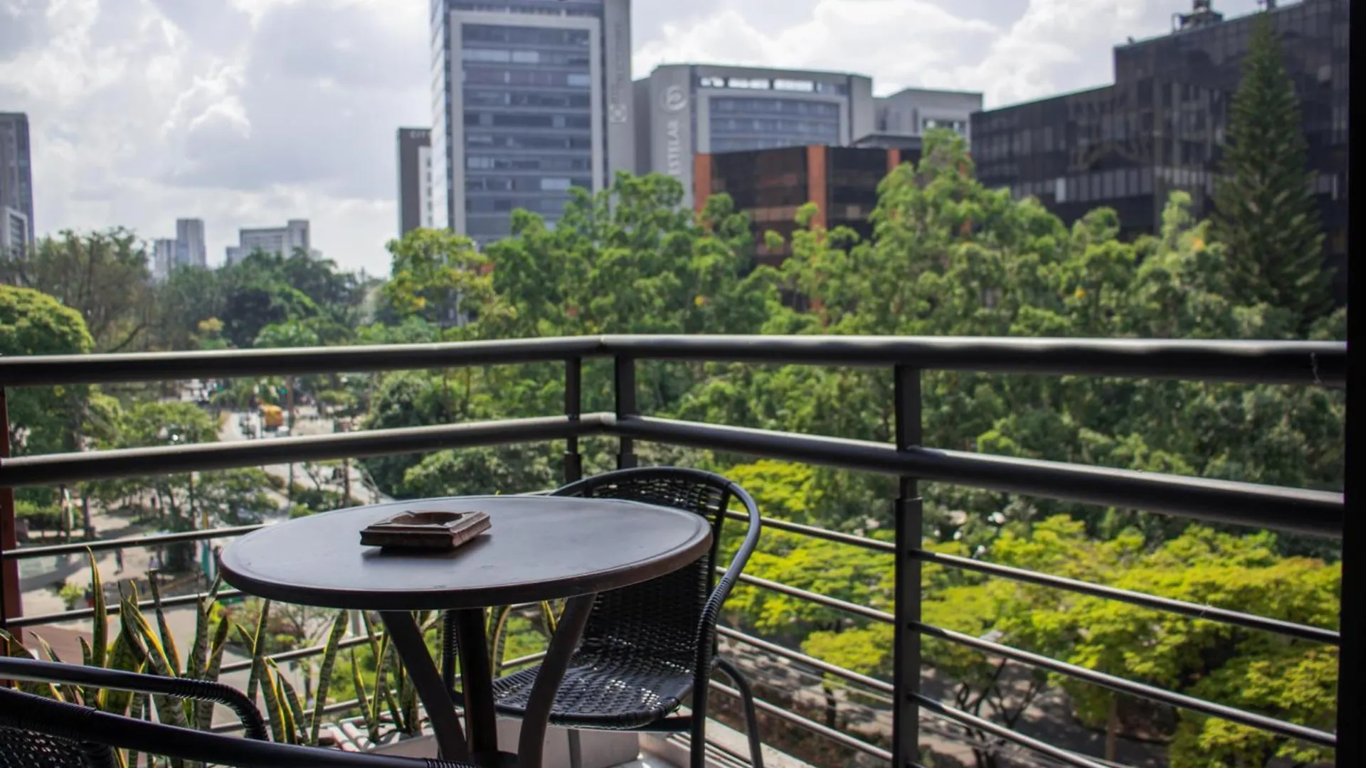 Hotel Bambu Milla De Oro Medellín